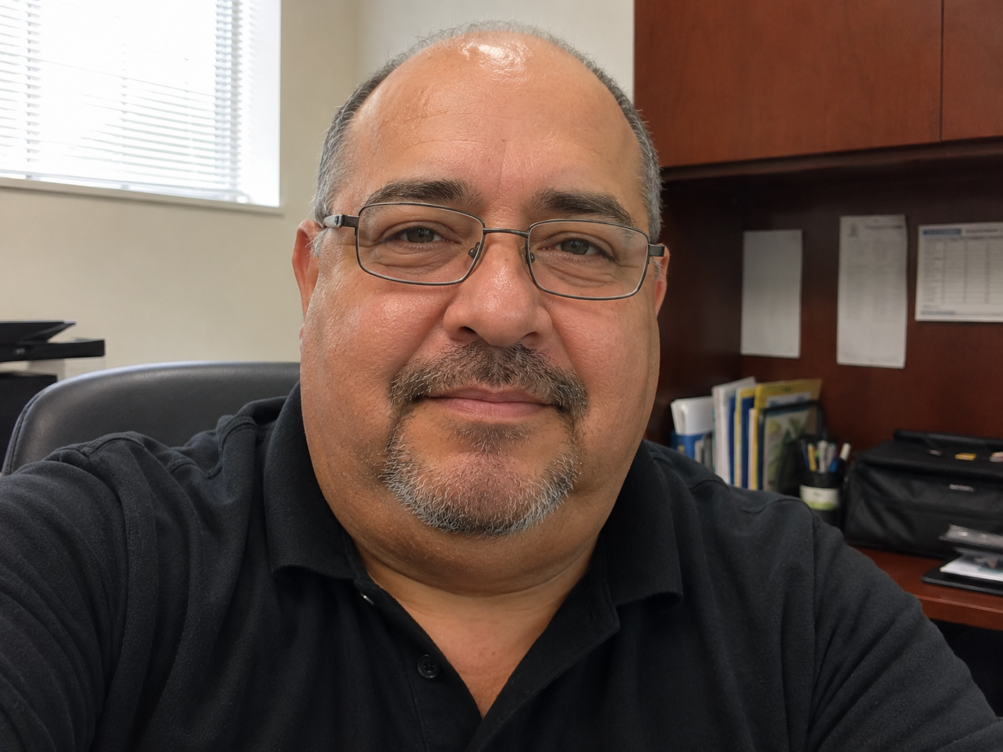 Carlos Mendez headshot